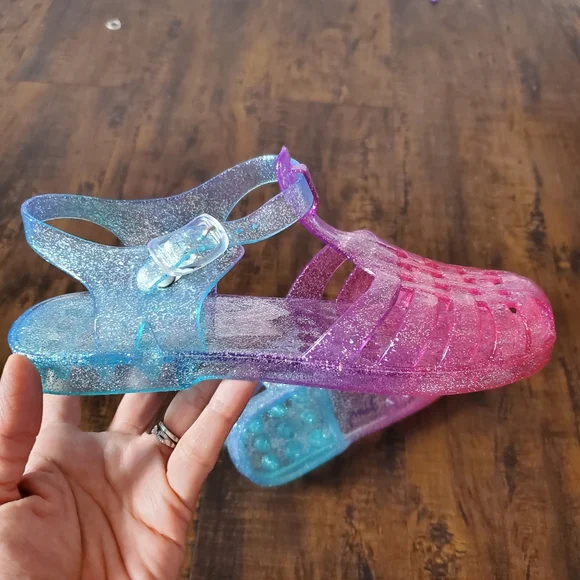 Children's Place Girls Jelly Sparkly Ombre Pink, Purple And Blue Sandals Size 4 - Picture 3 of 6